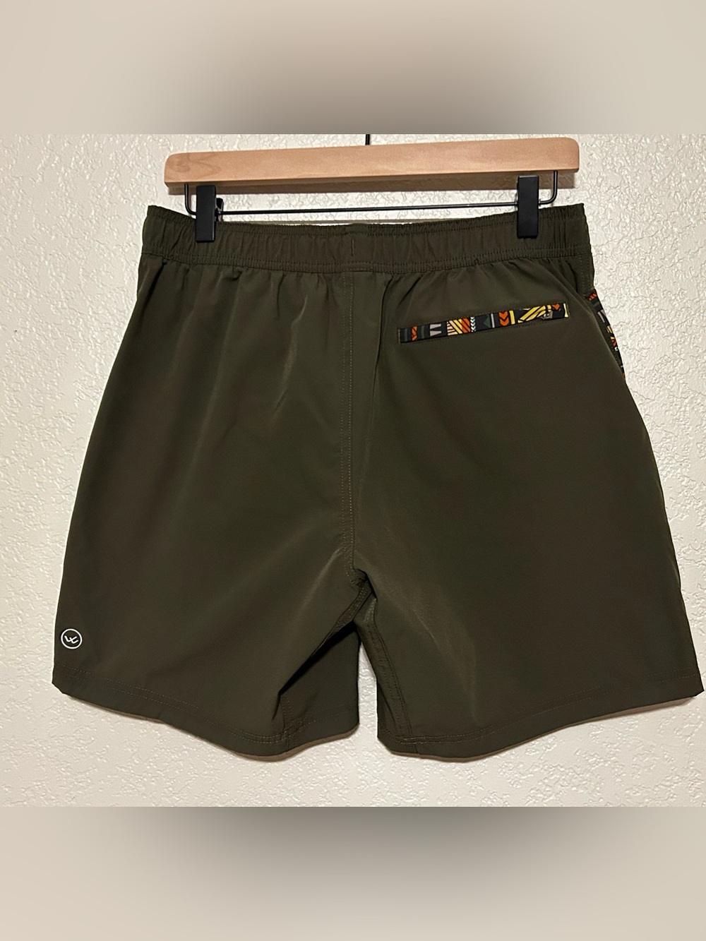 WOWIE Olive Green Swim Trunks Men’s Medium, Magnetic Side Pockets - Picture 5 of 9